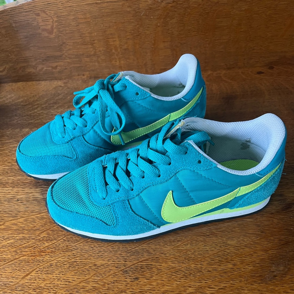 Nike Genicco Trainers Lime Green and Electric Teal size 6.5